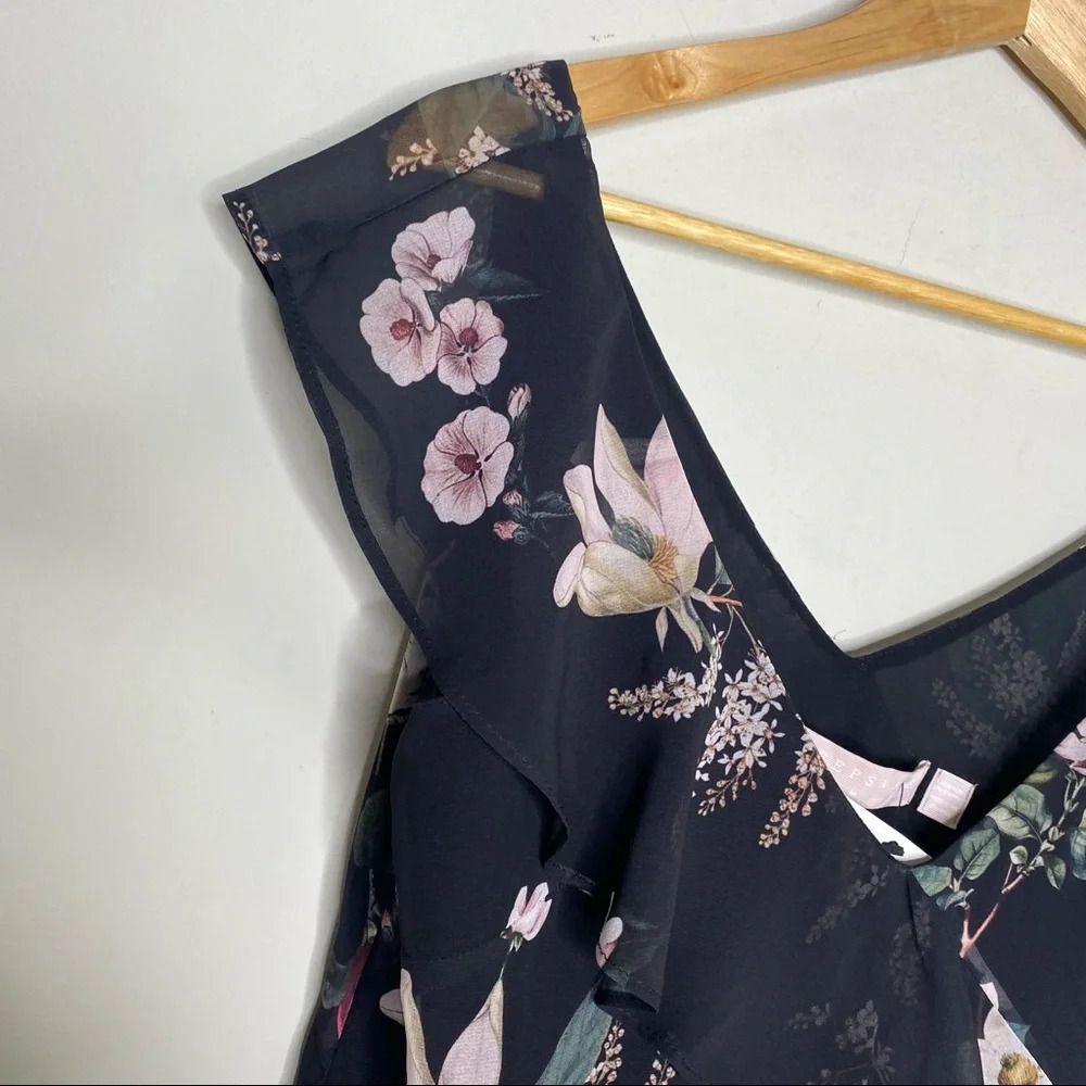 ✨NWT Keepsake The Label Back Cosmic Girl Floral Asymmetrical Top Size Medium - Picture 5 of 9